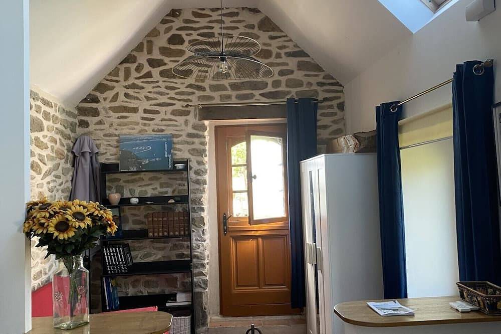 Maison typique bretonne in Lanvéoc, Iroise