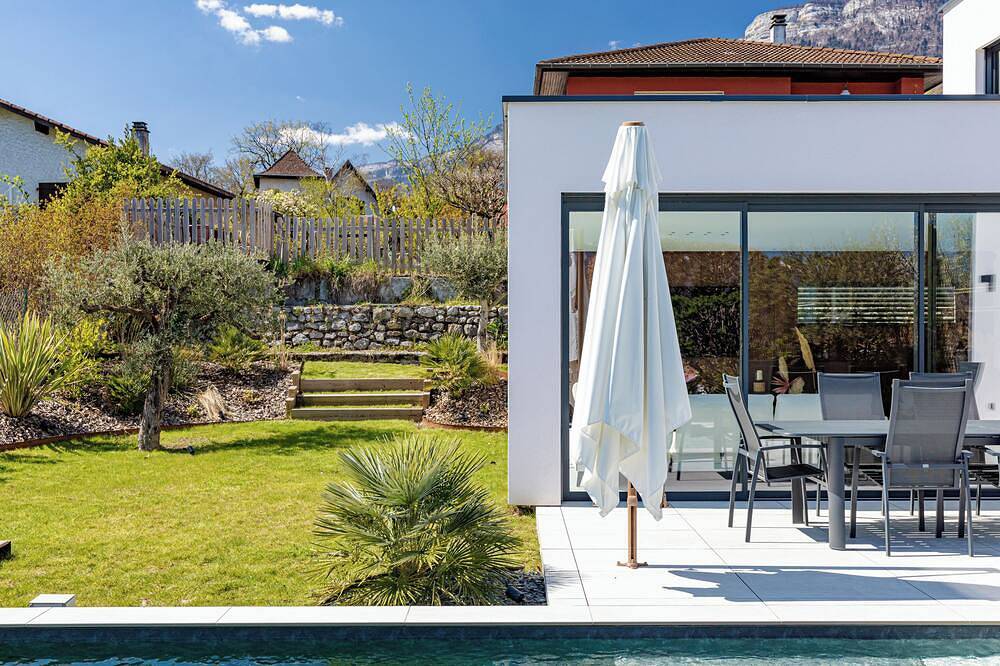 Gorgeous 4-bedroom house with Ac in charming Bernin France in Bernin, Isère