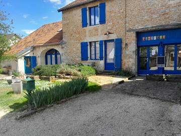Chambre d’hôte pour 4 personnes, avec jacuzzi et jardin ainsi que sauna et piscine en Bourgogne-Franche-Comté