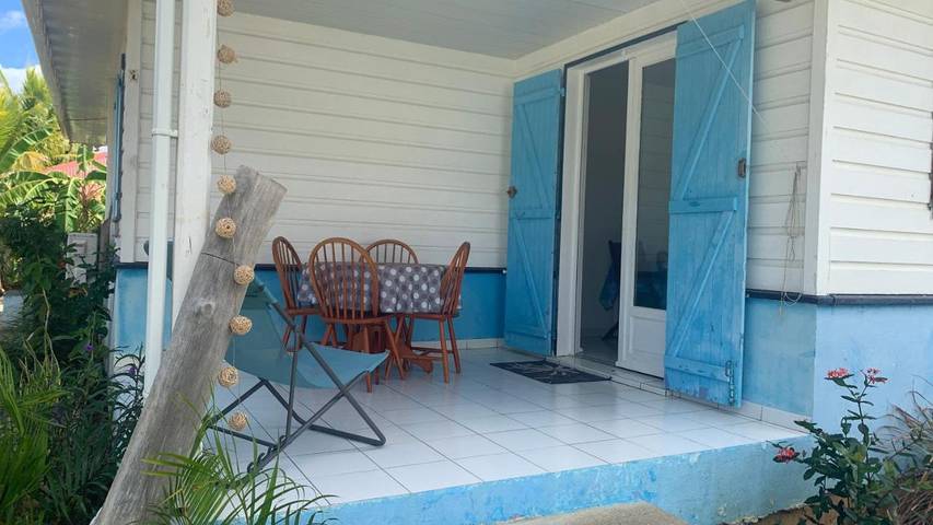 Gîte pour 2 personnes, avec jardin et terrasse dans Anse l'Etang - 4
