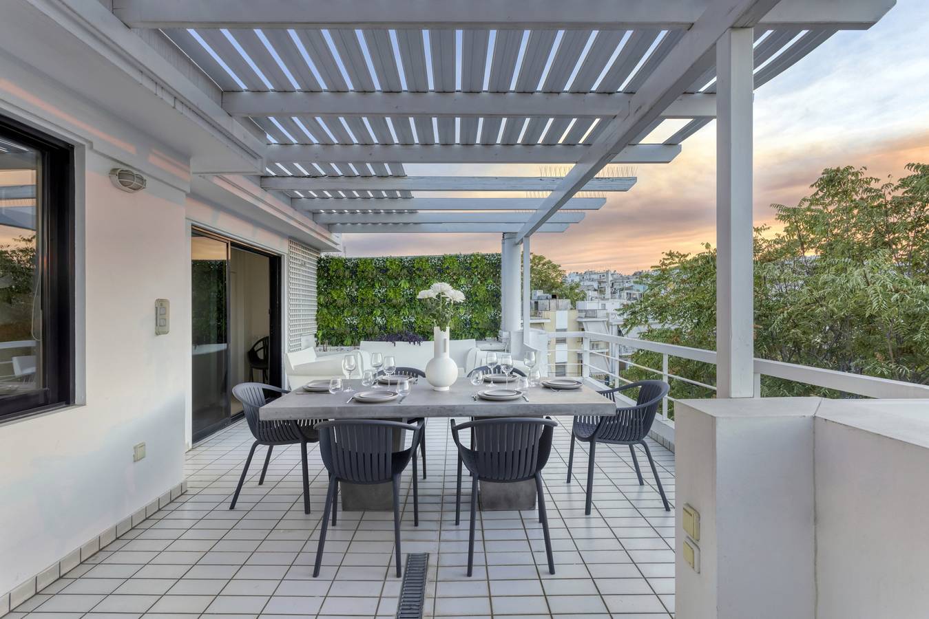 Agras 41·Spacious 3bdr Townhouse with Monumental V in Central Section of Athens, Athens