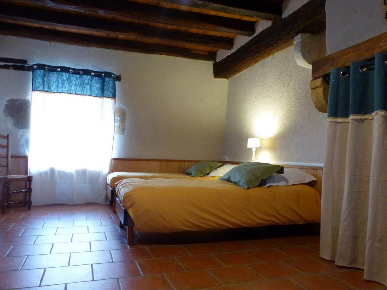 Großes restauriertes Ferienhaus mit Klimaanlage, ideal für Familien in Lurcy-Lévis, Allier