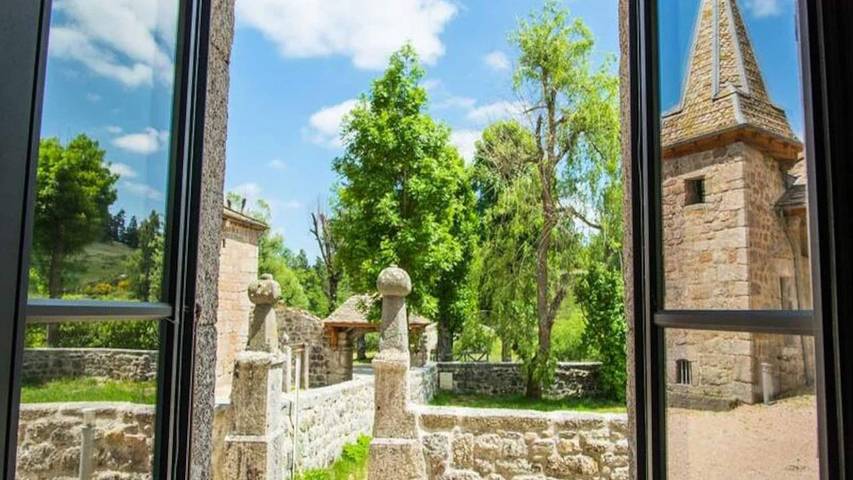 Appartement de vacances pour 25 personnes, avec jardin ainsi que sauna et piscine, animaux acceptés