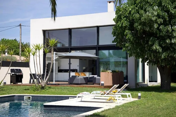 Chalet para 12 personas, con jardín y vistas además de terraza y piscina - 1