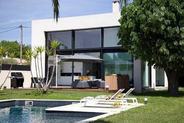 Villa pour 12 personnes, avec terrasse et vue ainsi que jardin et piscine à Aubagne