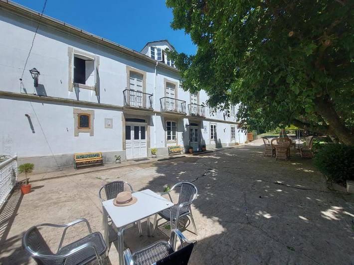 Apartamento para 12 personas, con jardín y vistas, Se admiten mascotas en Villalba