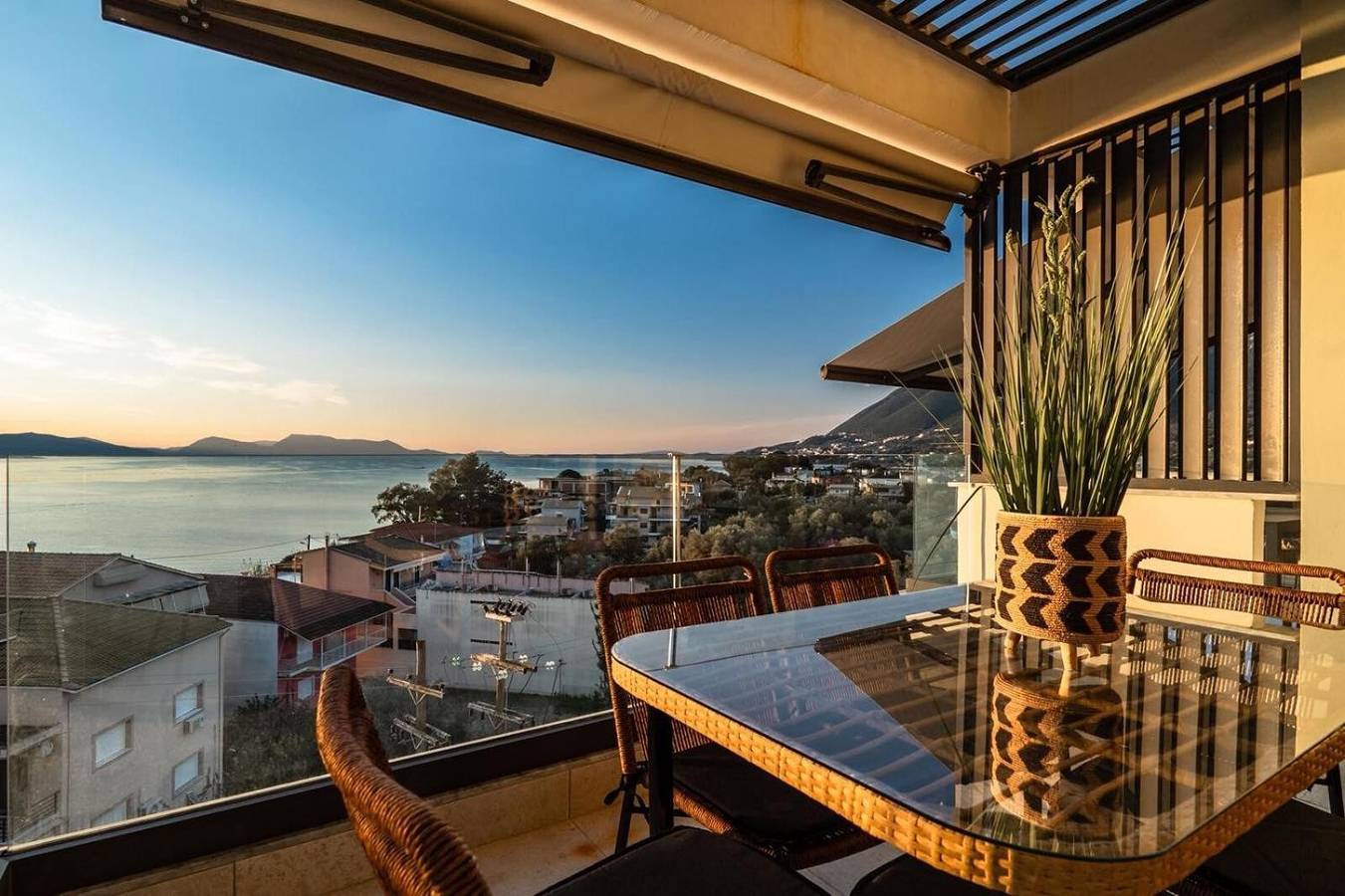 Entire apartment, Apartment 'Panoramic Ocean View Suite' with Sea View, Wi-Fi and Air Conditioning in Katouna, Greece