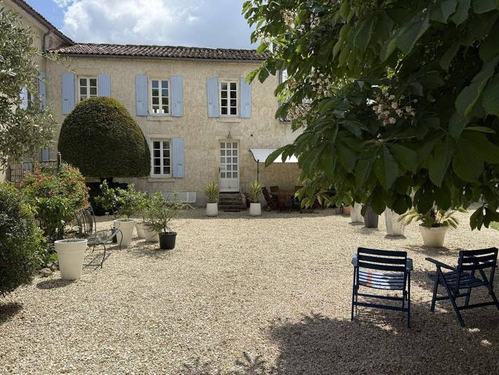 Location de vacances pour 6 personnes, avec jardin et piscine, adapté aux familles à Saint-Palais-du-Né - 4
