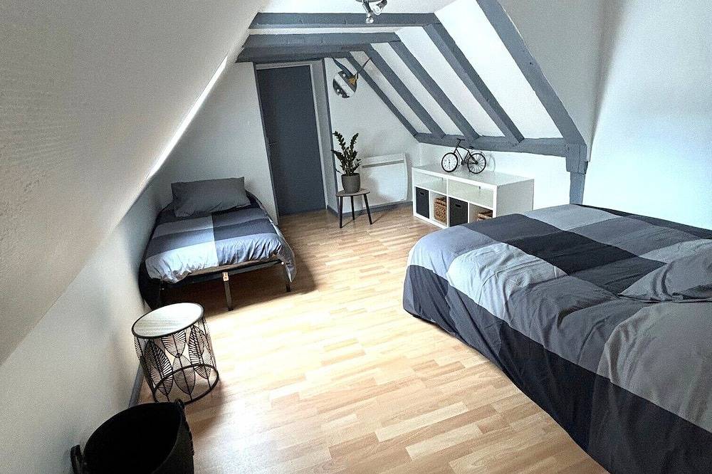 Entire apartment, Charming apartment with character in Nevers, Nièvre