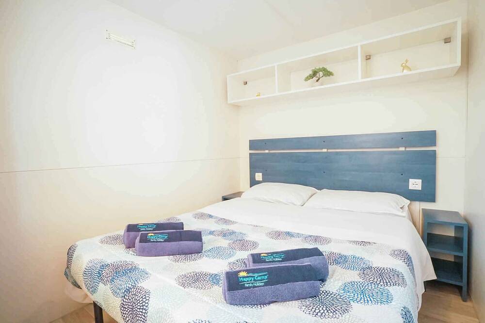 Mobil-home avec climatisation, terrasse et piscine in Cisano, Bardolino