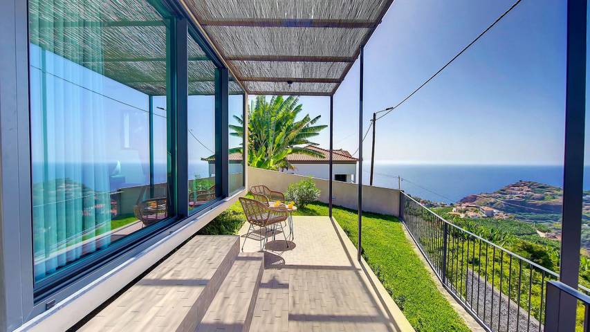 Location de vacances pour 2 personnes, avec terrasse ainsi que vue sur l’océan et piscine à Ribeira Brava - 3