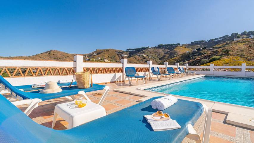 Chalet para 8 personas, con balcón/terraza y piscina en Axarquía - 2