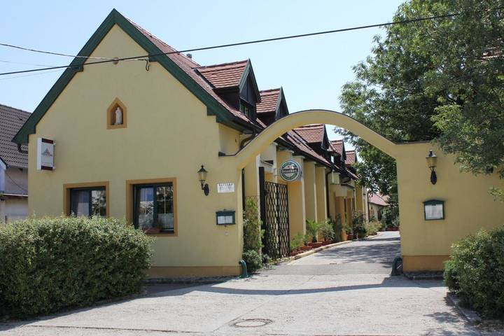 B&b voor 2 personen, with uitzicht and tuin as well as terras in Hongarije