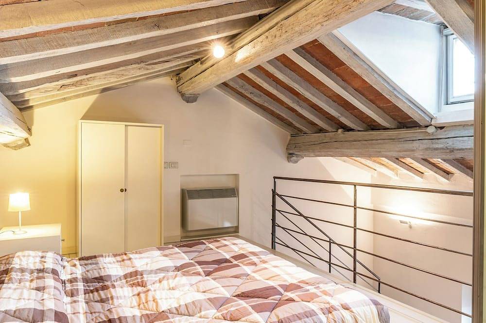 Entire apartment, Luxury Loft: Historic Center in Modena, Modena Province