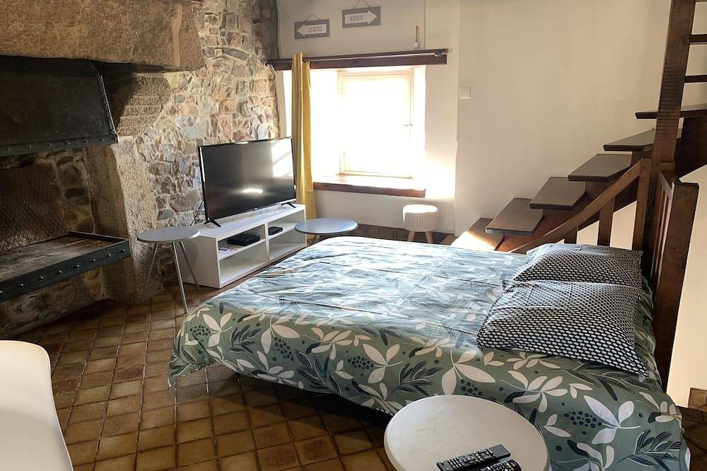 Acces A La Mer - Sciotot - La Petite Maison in Les Pieux, Côte de la Déroute