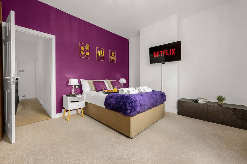 Bright & Cosy 3-bed Reddish Home near Manchester | Easy access to motorway in Stockport, Greater Manchester