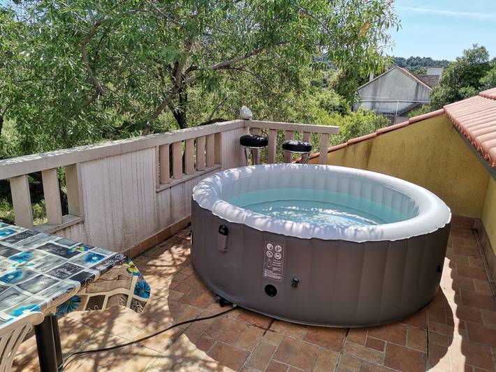 Villa pour 12 personnes, avec piscine et balcon/terrasse à Splitska