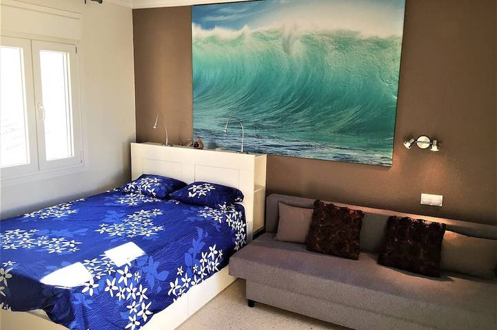 Villa de vacaciones en Oliva Nova a 100 metros de la playa, terraza en la azotea in Oliva, Costa Blanca