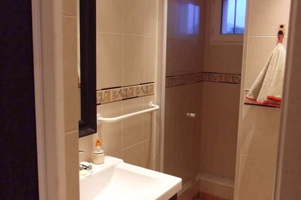 Ganze Wohnung, Apartment für 4-6 Personen mit direktem Strandzugang in Port Grimaud (St Tropez) in Port Grimaud, Grimaud