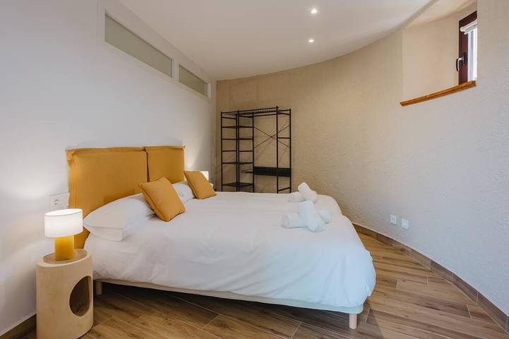 Gîte pour 4 personnes, avec balcon, animaux acceptés à Hostalric - 2