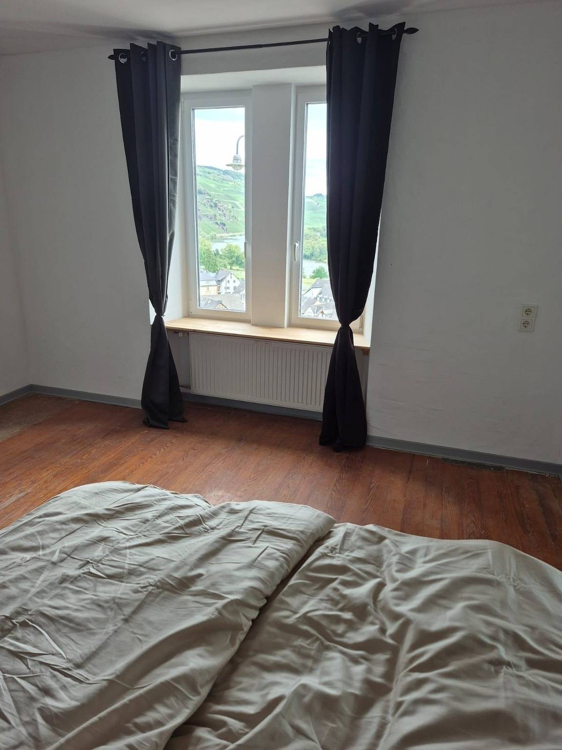Ganze Ferienwohnung, Ferienwohnung in Ürzig mit Moselblick in Ürzig, Bernkastel-Kues & Umgebung