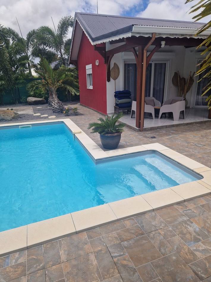 Location de vacances pour 5 personnes, avec piscine ainsi que jardin et terrasse à Saint-François - 2