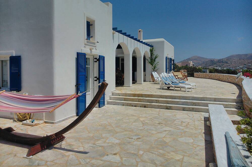 Syros: Villa Annita, By  The Aegian Sea With Extraordinary View in Finikas, Syros