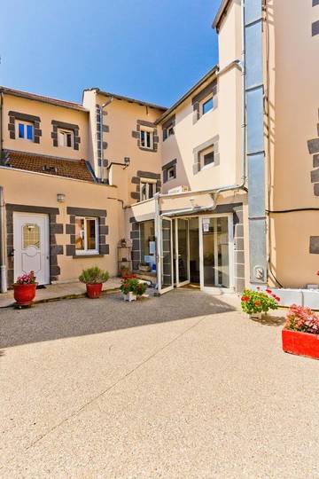 Hôtel pour 2 personnes, avec terrasse et jardin à Pontgibaud