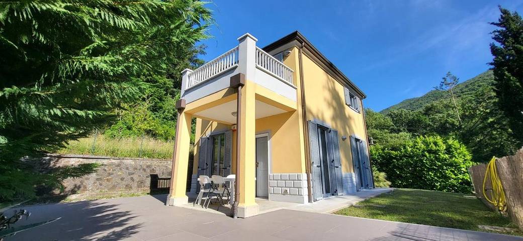 Villa per 5 persone, con giardino e piscina nonché panorama, con animali domestici in Aulla