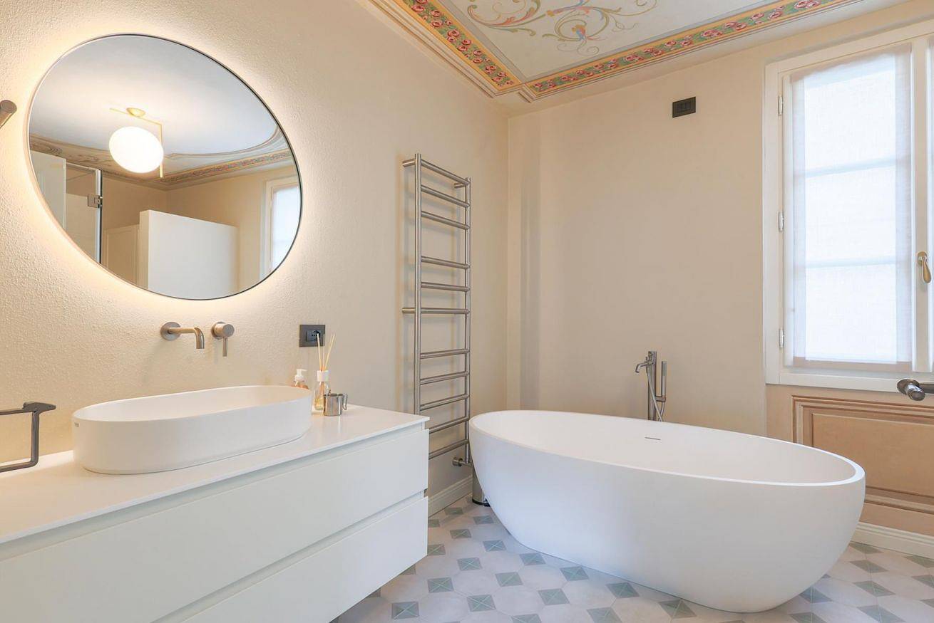 Villa für 8 Personen mit Balkon/Terrasse in Colonno, Comer See