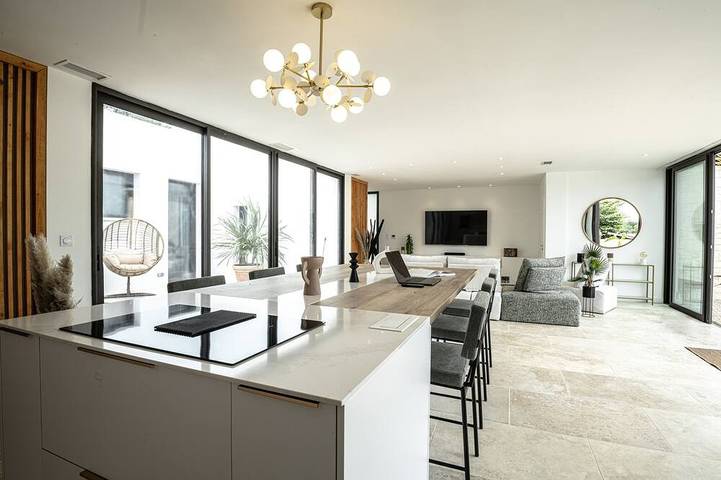 Villa pour 7 personnes, avec balcon ainsi que jardin et jacuzzi - 1