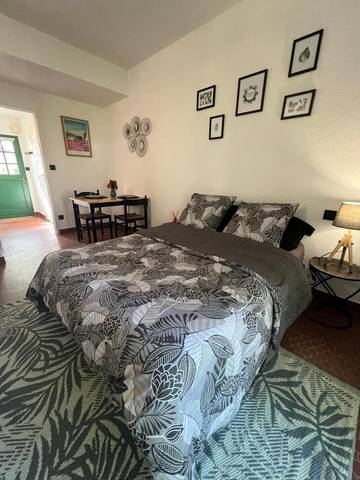 Gîte pour 2 personnes, avec jardin dans Golf Saint-Laurent