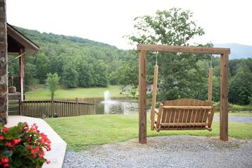 Log Cabin for 12 People in Shenandoah Valley, Virginia, Photo 3