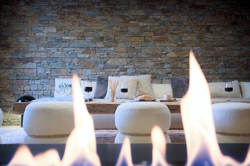 Entire apartment, Superb duplex with sauna and swimming pool - at the foot of the slopes - Vars - top-of-the-range services 