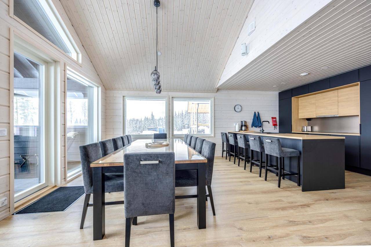 Villa Lempi Incl Jacuzzi, Sauna, Wifi ,Central location in Himos, Jämsä