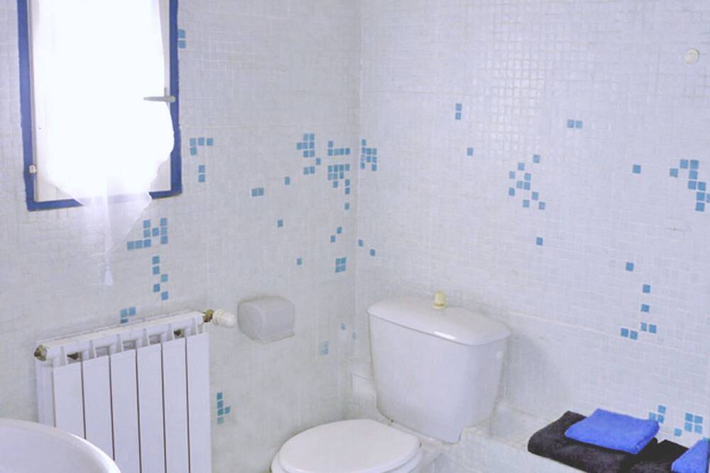 Apartamento entero, Zona tranquila entre Avignon y Saint Remy, de habla alemana propietario in Noves, Region de Arles