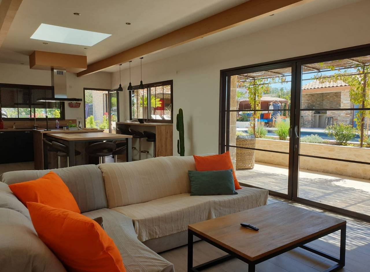 Grande maison de vacances, piscine privée in Joyeuse, Ardèche