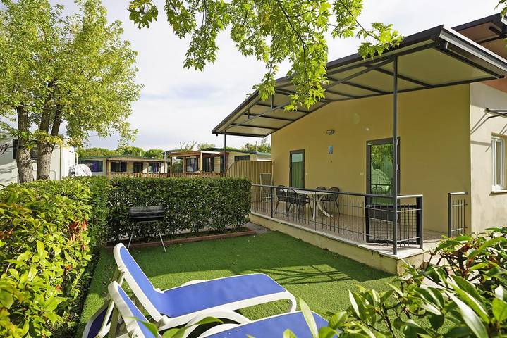 Bungalow für 6 Personen, mit Pool und Garten, kinderfreundlich in Peschiera del Garda - 2
