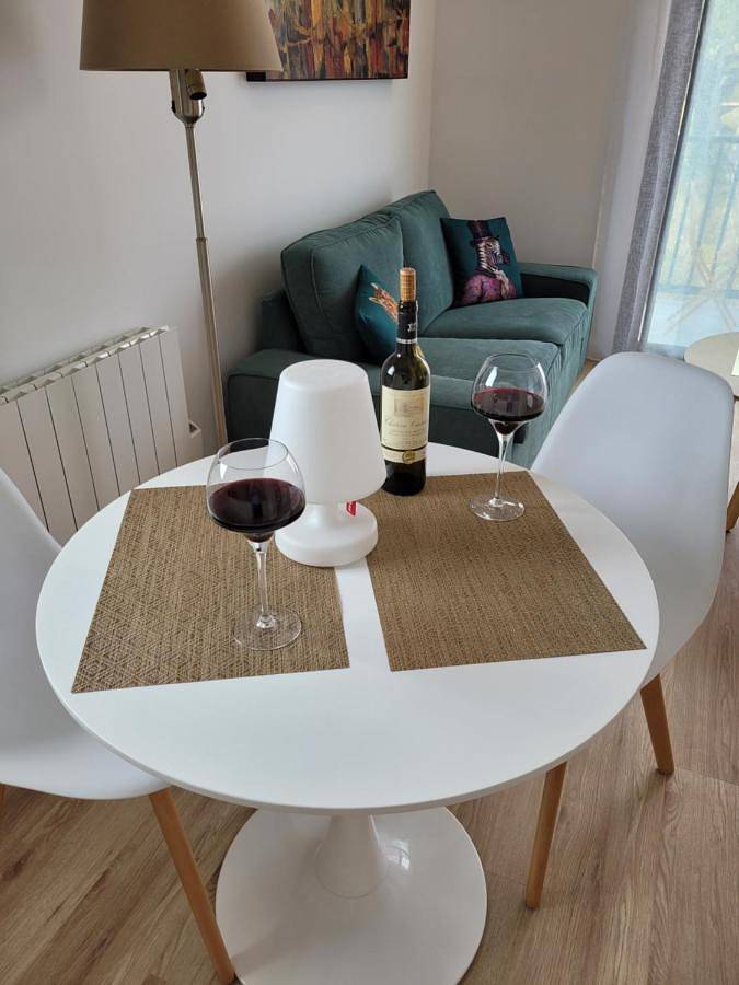 Gîte pour 2 personnes, avec Balcon ainsi que Terrasse et Vue à Artigues-près-Bordeaux - 3