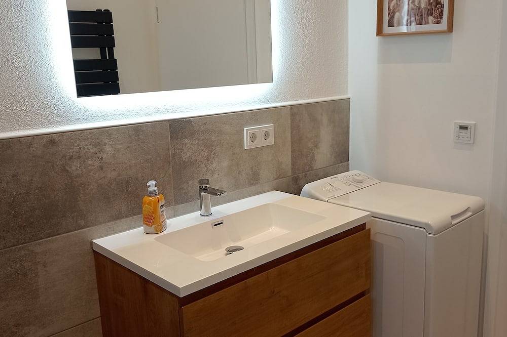 Ganze Wohnung, Moderne Ferienwohnung am Ortsrand mit direkter Nähe zur Natur in Täferrot, Erlebnisregion Ostalb region
