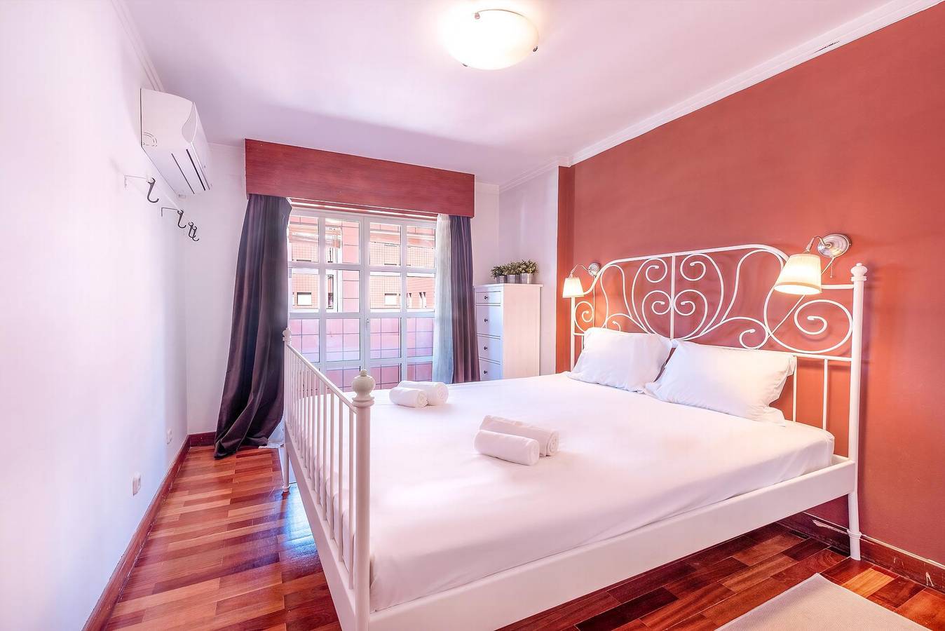 Ganze Wohnung, Ferienwohnung für 4 Personen mit Balkon in Santa Engrácia, São Vicente (Lissabon)