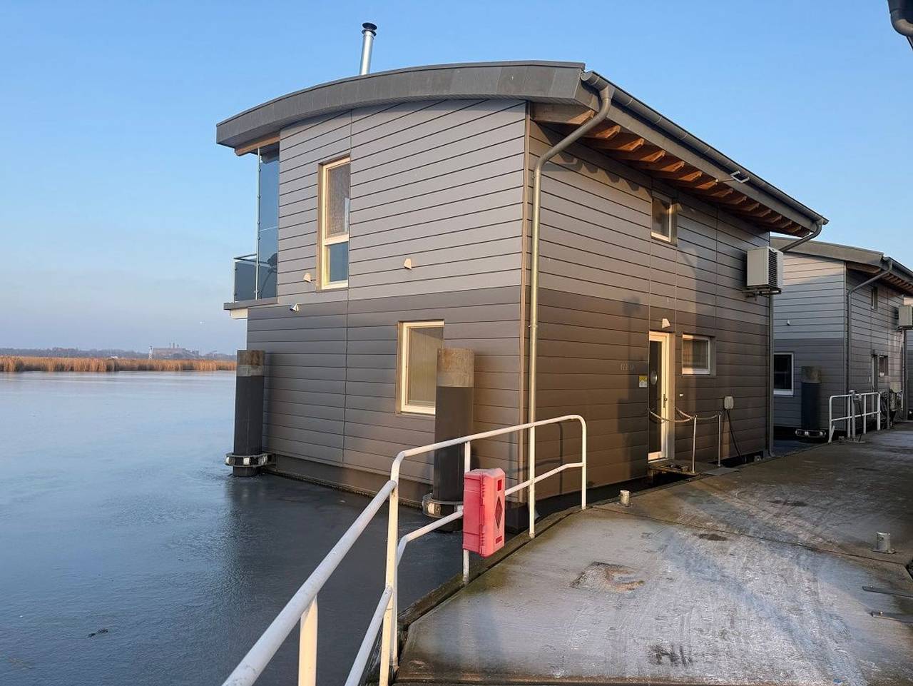 02. Floating Houses (105 m²) mit Kamin - Floating-House Nr. 6 Idun mit Kamin in Kröslin, Vorpommern
