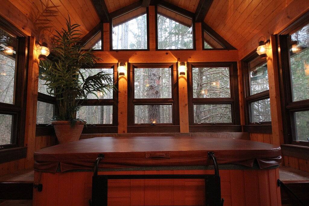 Cinnamon Valley - 'The Barn' in Eureka Springs, Carroll County (AR)