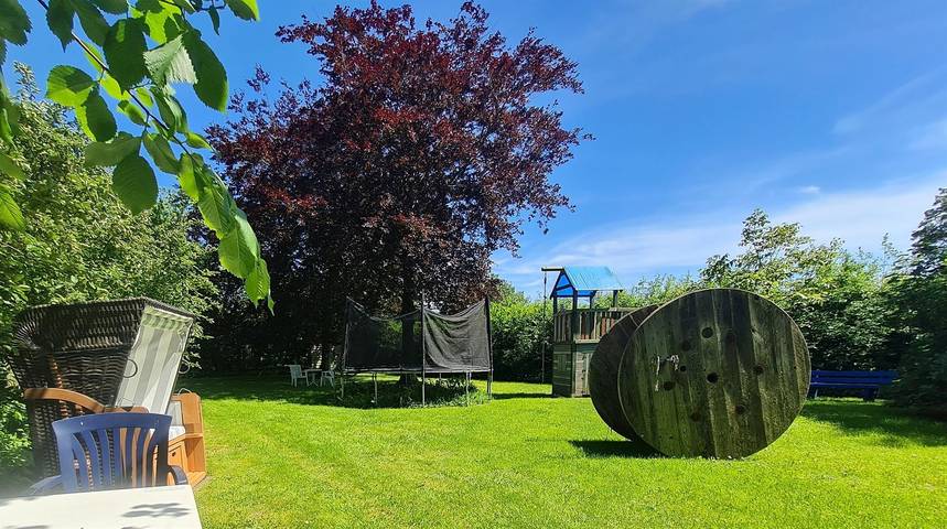 Bauernhaus für 4 Personen, mit Terrasse und Garten, kinderfreundlich auf Eiderstedt - 2