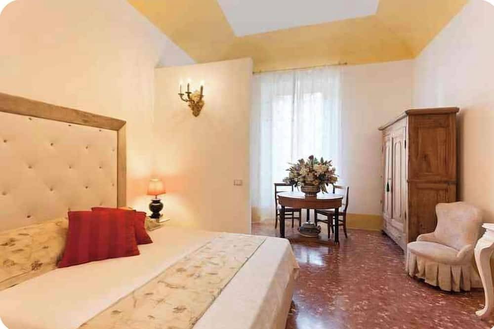 Apartamento entero, Central Apt 3 Bd/ 3 B For 8 Pax / Ac/ Large Kitchen/ 5 Min Lepanto Metro in Roma, Provincia de Roma