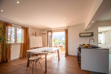 Gîte pour 4 personnes, avec terrasse ainsi que piscine et jardin, animaux acceptés à Calenzana