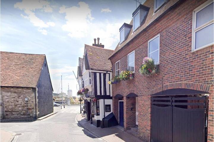 Bed and breakfast for 2 people in Poole