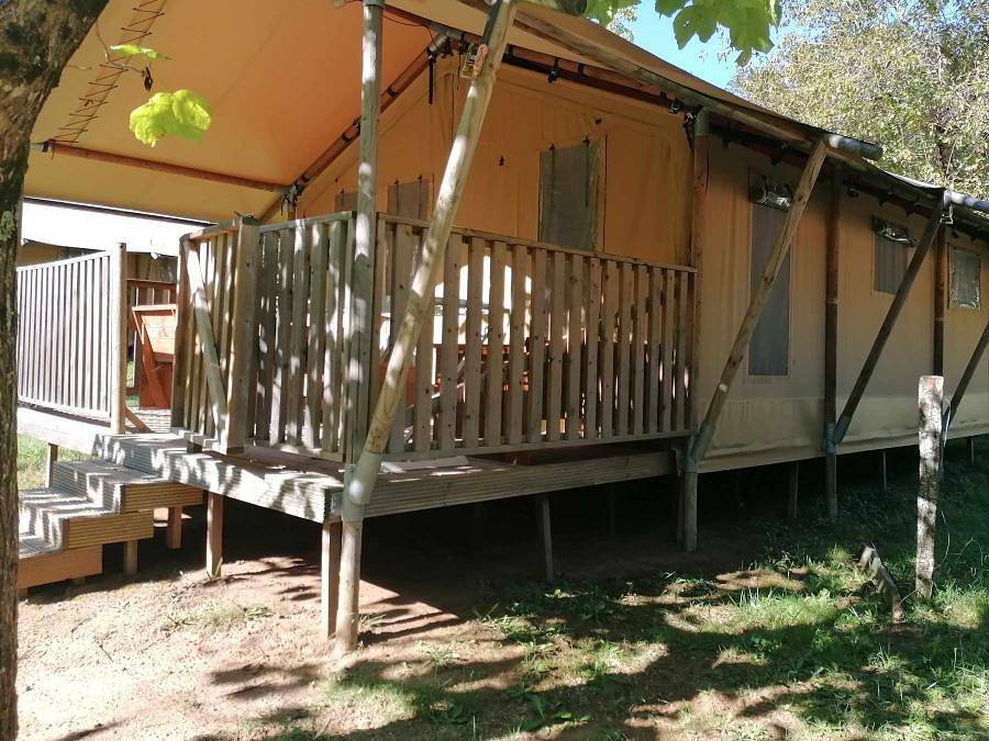 Camping Coeur d'Ardèche - Tente en toile et en bois 6 personnes - Tente Safari 6 places climatisé 6 pers in Saint-Vincent-de-Durfort, Parc naturel régional des Monts d'Ardèche