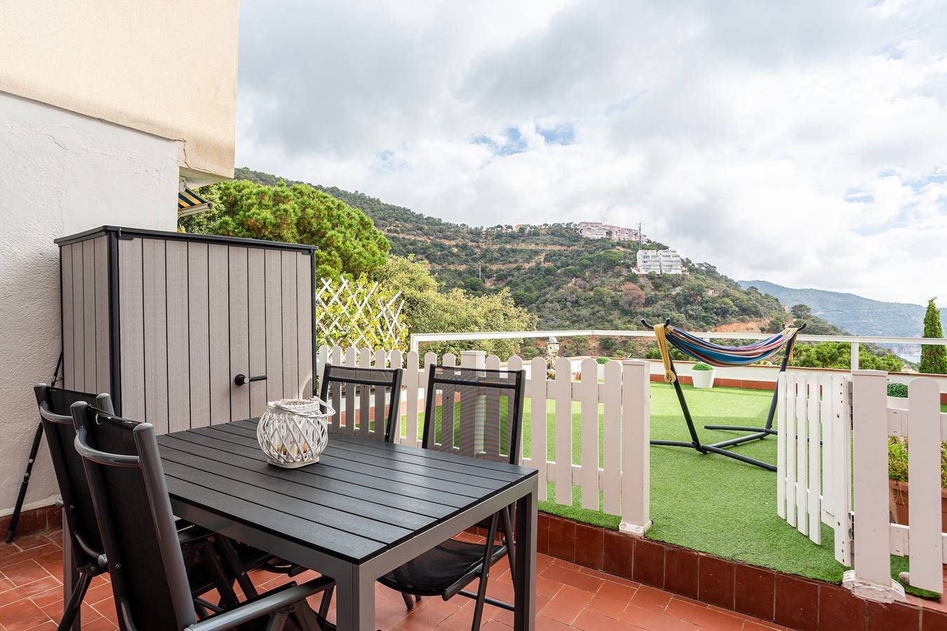 Apartamento entero, Apartamento vacacional "Ca La Nyca" con vistas al mar, terraza privada y A/C in Salionç, Costa Brava