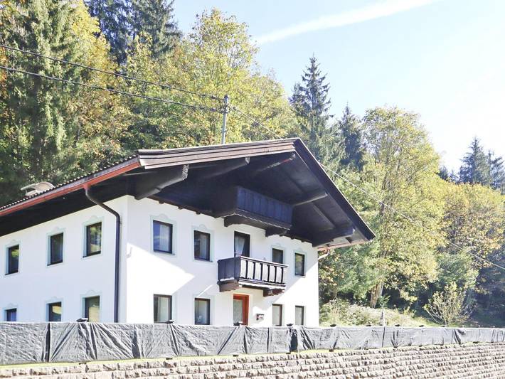Ferienhaus für 6 Personen, mit Balkon und Terrasse sowie Garten in Kössen